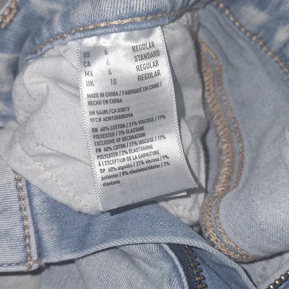 Very Distressed American Eagle Outfitters Light Blue Denim Jeans - Picture 4 of 4